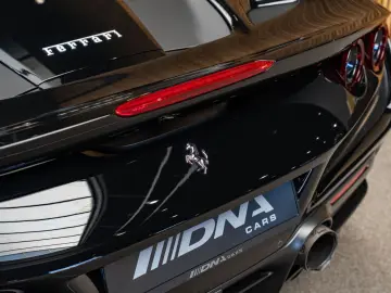 FERRARI F8 Spider 3.9 V8 Lift Carbon Seats Novitec Akrap
