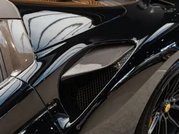 FERRARI F8 Spider 3.9 V8 Lift Carbon Seats Novitec Akrap