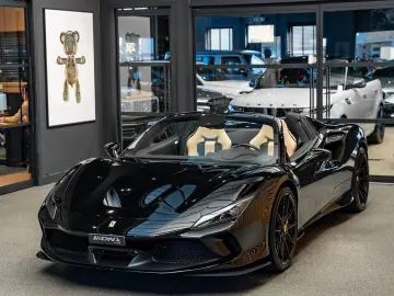 FERRARI F8 Spider 3.9 V8 Lift Carbon Seats Novitec Akrap