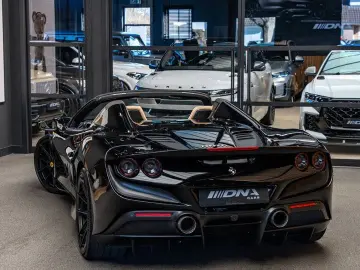 FERRARI F8 Spider 3.9 V8 Lift Carbon Seats Novitec Akrap