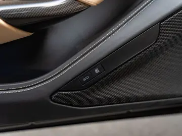 FERRARI F8 Spider 3.9 V8 Lift Carbon Seats Novitec Akrap
