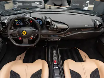 FERRARI F8 Spider 3.9 V8 Lift Carbon Seats Novitec Akrap