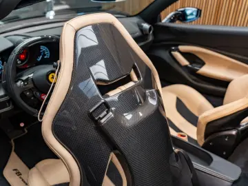 FERRARI F8 Spider 3.9 V8 Lift Carbon Seats Novitec Akrap
