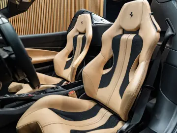 FERRARI F8 Spider 3.9 V8 Lift Carbon Seats Novitec Akrap