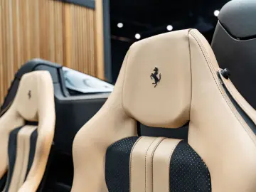 FERRARI F8 Spider 3.9 V8 Lift Carbon Seats Novitec Akrap