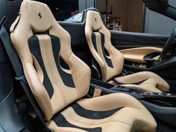 FERRARI F8 Spider 3.9 V8 Lift Carbon Seats Novitec Akrap