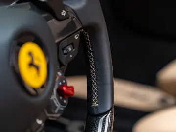 FERRARI F8 Spider 3.9 V8 Lift Carbon Seats Novitec Akrap