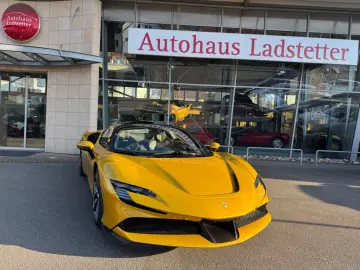 FERRARI SF90 Spider Lift Carbon Racing Sitze Kamera LED