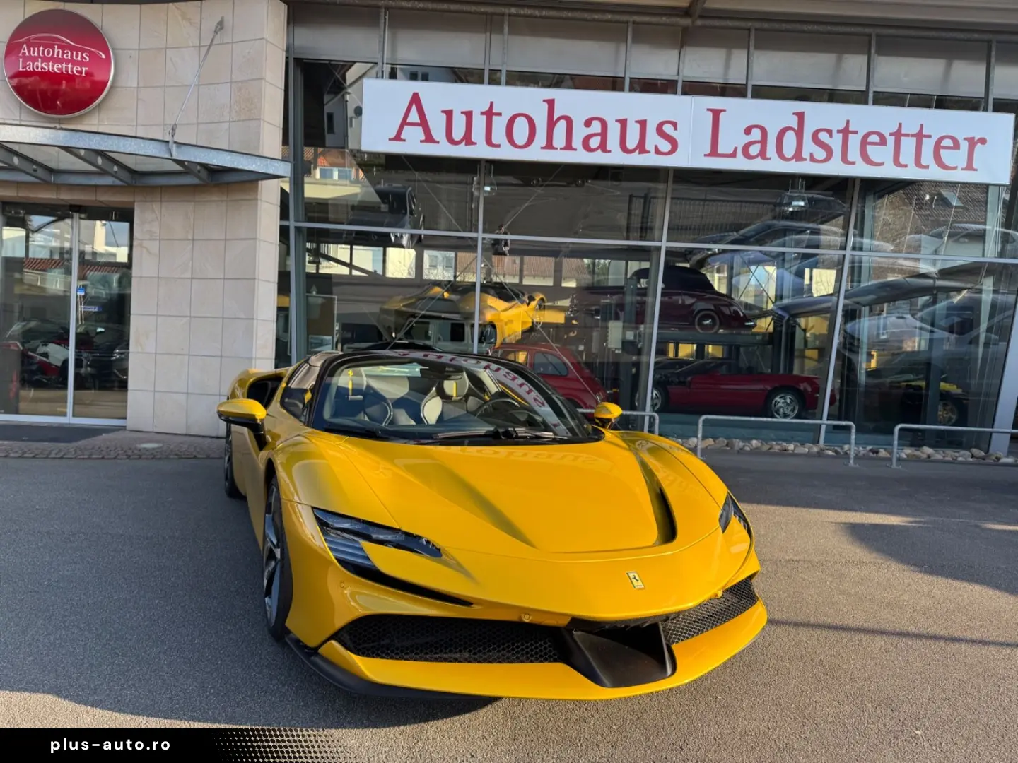 FERRARI SF90 Spider Lift Carbon Racing Sitze Kamera LED