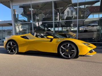 FERRARI SF90 Spider Lift Carbon Racing Sitze Kamera LED