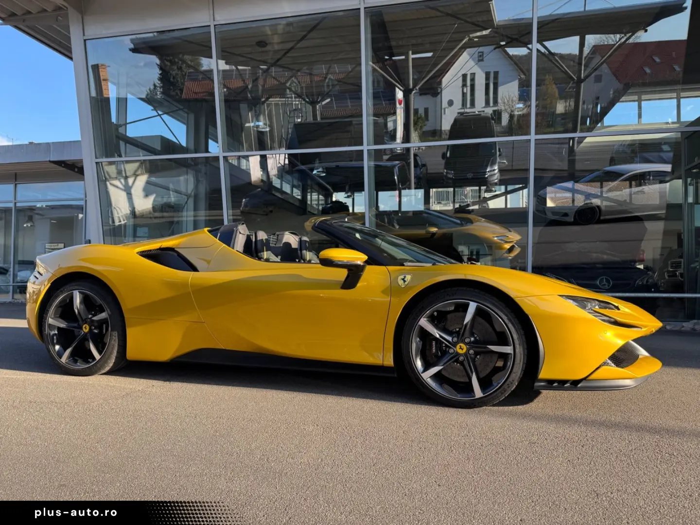 FERRARI SF90 Spider Lift Carbon Racing Sitze Kamera LED