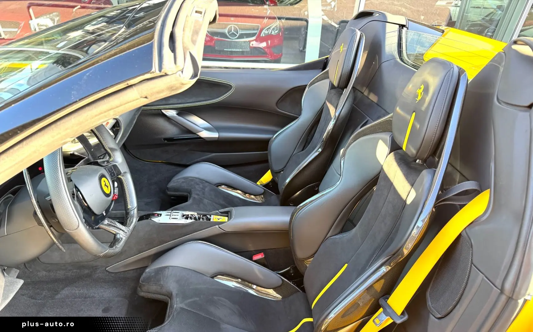 FERRARI SF90 Spider Lift Carbon Racing Sitze Kamera LED