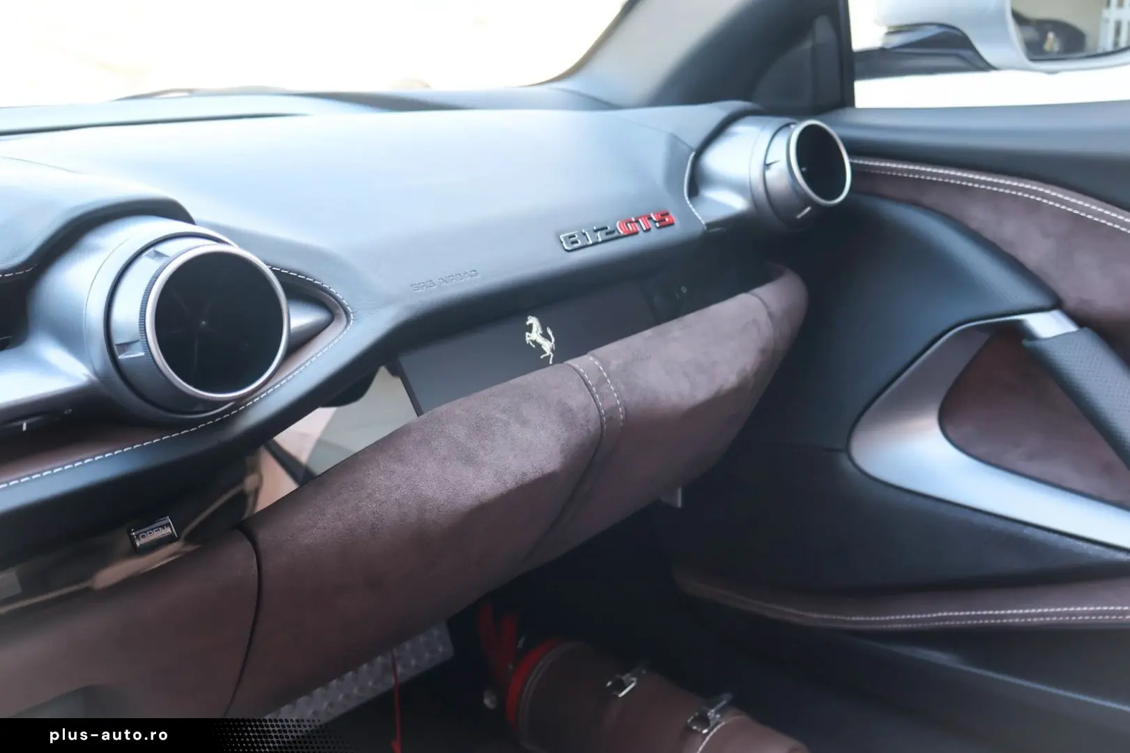 FERRARI 812 GTS 6.0V12 Petrol Aut 800hp  Belgium Plates