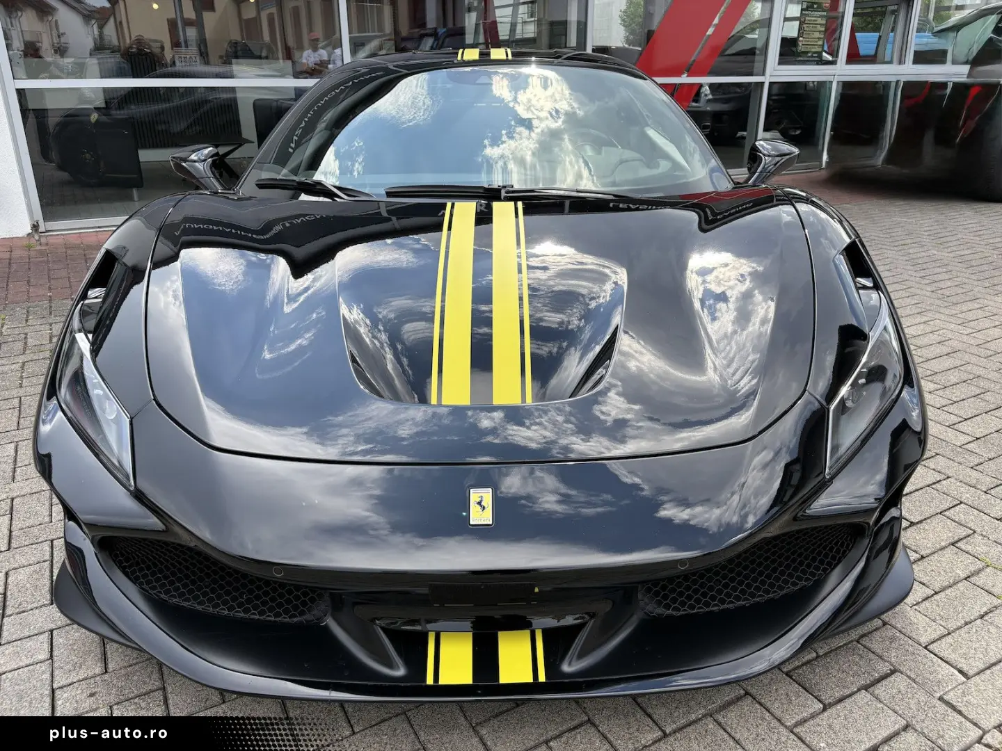 FERRARI F8 Tributo Racing Lift Carbon Service neu Garant