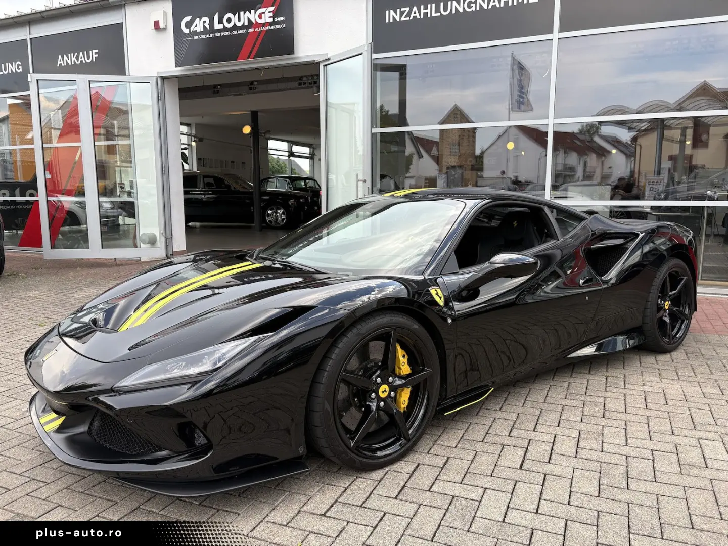 FERRARI F8 Tributo Racing Lift Carbon Service neu Garant