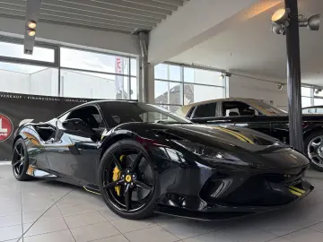 FERRARI F8 Tributo Racing Lift Carbon Service neu Garant
