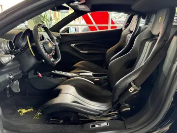 FERRARI F8 Tributo Racing Lift Carbon Service neu Garant