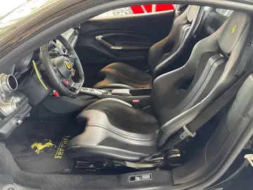 FERRARI F8 Tributo Racing Lift Carbon Service neu Garant