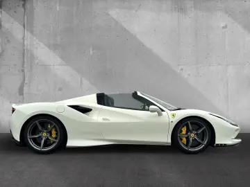 FERRARI F8 Spider Dt.Auto Lift LED Lenkrad JBL Kamera