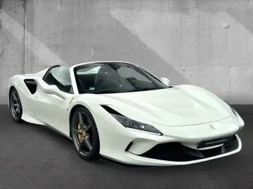 FERRARI F8 Spider Dt.Auto Lift LED Lenkrad JBL Kamera