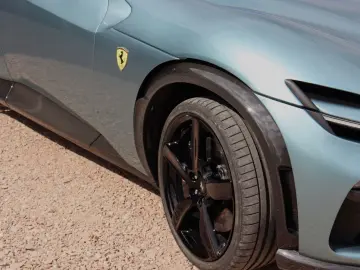 FERRARI Purosangue