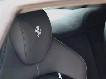 FERRARI Purosangue