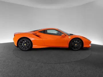 FERRARI F8 Tributo
