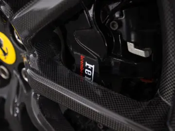 FERRARI F8 Tributo