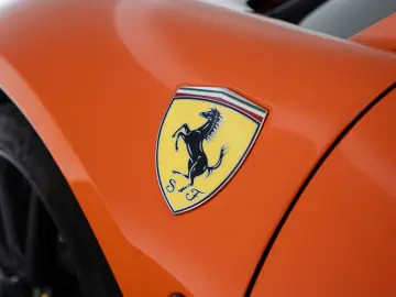 FERRARI F8 Tributo
