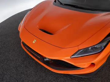 FERRARI F8 Tributo