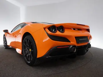 FERRARI F8 Tributo