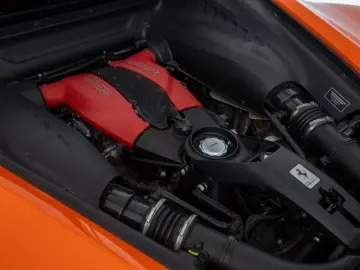 FERRARI F8 Tributo
