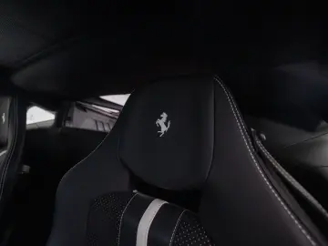 FERRARI F8 Tributo