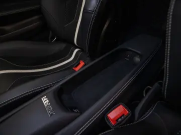 FERRARI F8 Tributo