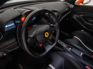 FERRARI F8 Tributo
