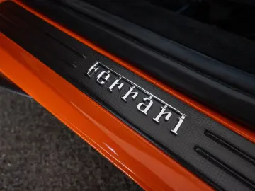 FERRARI F8 Tributo