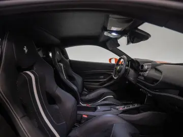 FERRARI F8 Tributo