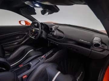 FERRARI F8 Tributo