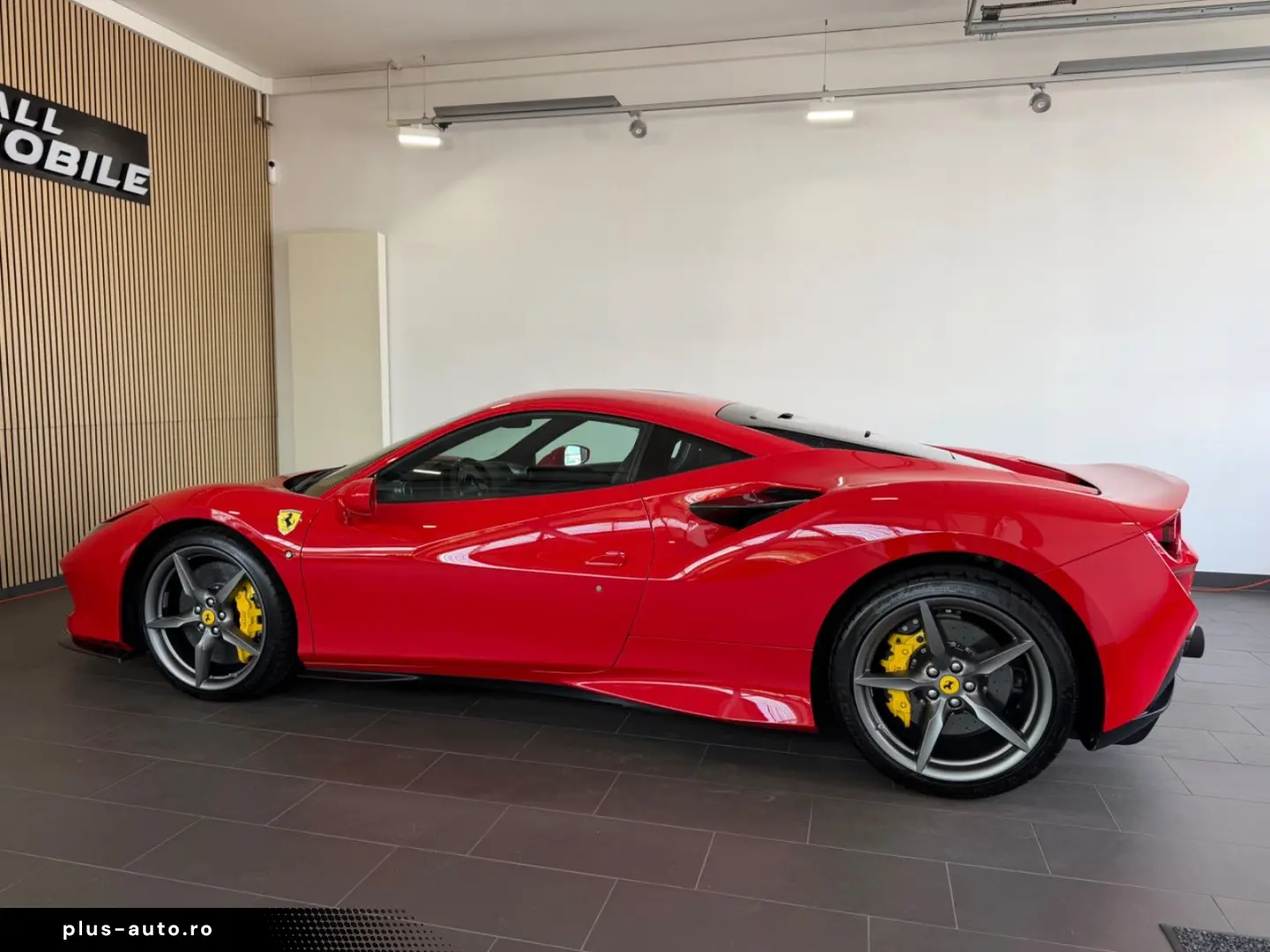 FERRARI F8 TRIBUTO  LIFT CARBON RACING-SEAT DISPLAY HIFI