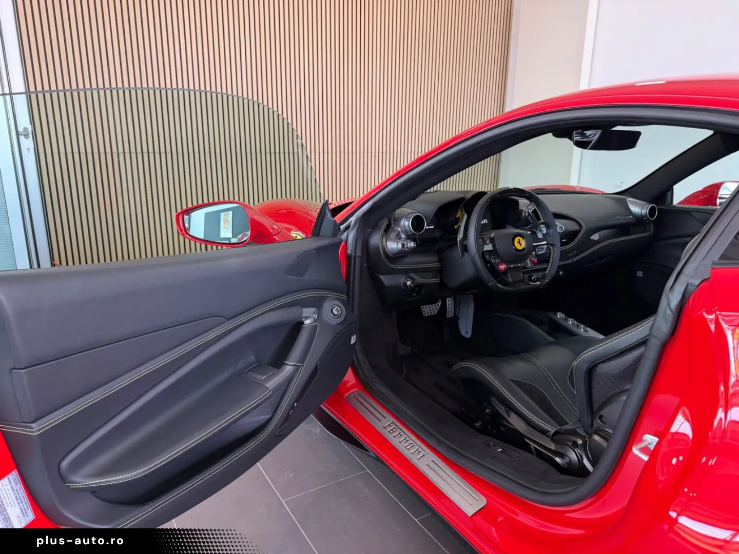 FERRARI F8 TRIBUTO  LIFT CARBON RACING-SEAT DISPLAY HIFI
