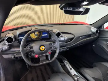 FERRARI F8 TRIBUTO  LIFT CARBON RACING-SEAT DISPLAY HIFI