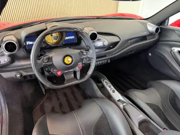 FERRARI F8 TRIBUTO  LIFT CARBON RACING-SEAT DISPLAY HIFI