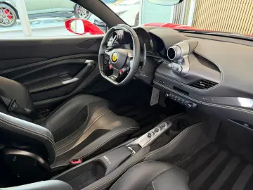 FERRARI F8 TRIBUTO  LIFT CARBON RACING-SEAT DISPLAY HIFI