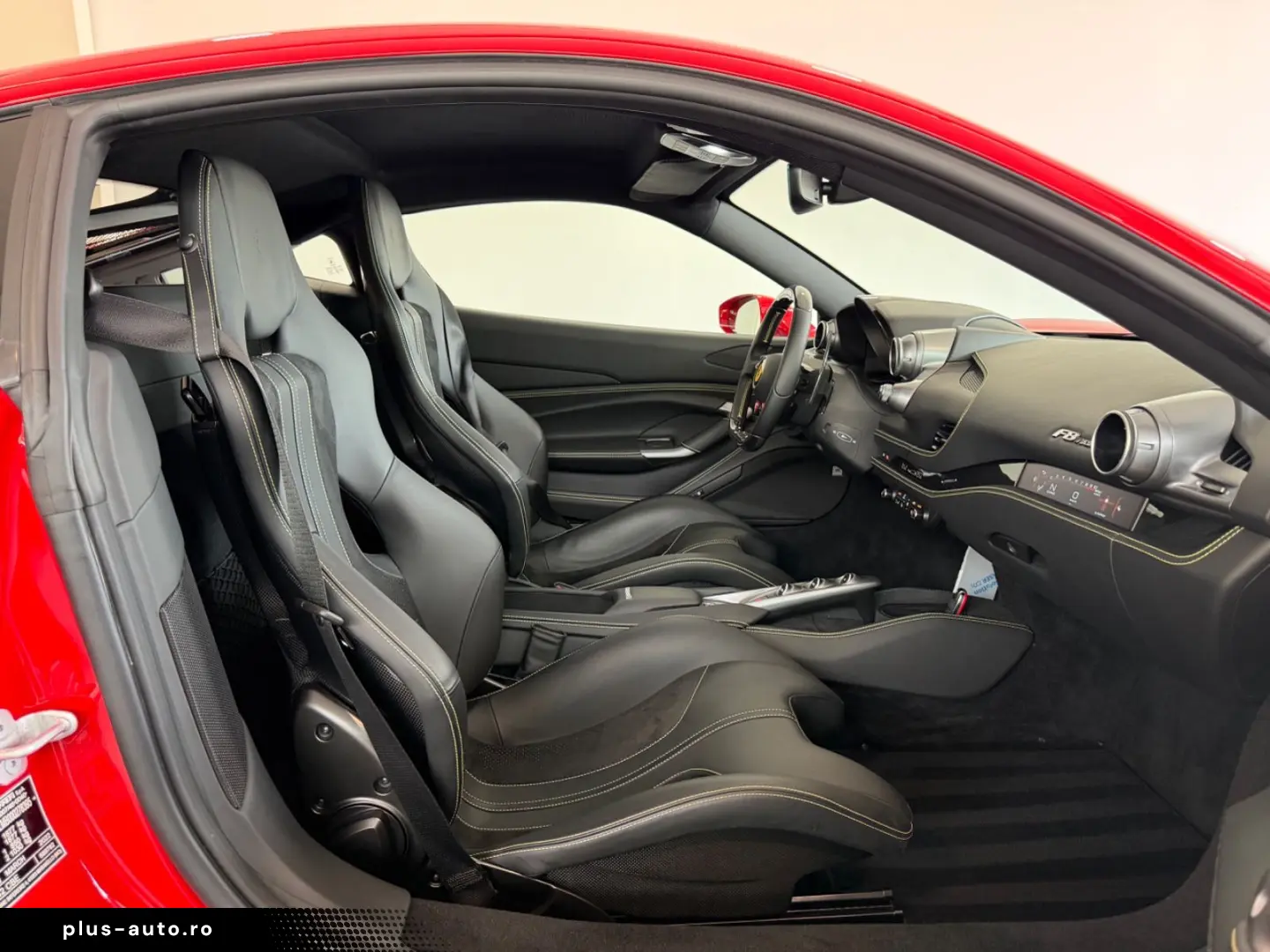 FERRARI F8 TRIBUTO  LIFT CARBON RACING-SEAT DISPLAY HIFI