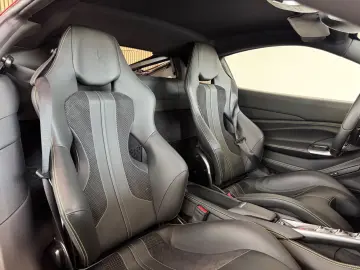 FERRARI F8 TRIBUTO  LIFT CARBON RACING-SEAT DISPLAY HIFI