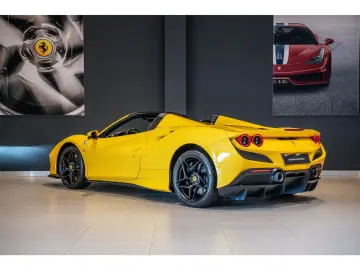 FERRARI F8 3.9 720