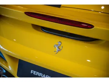 FERRARI F8 3.9 720