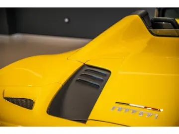 FERRARI F8 3.9 720