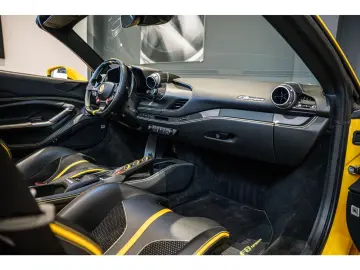 FERRARI F8 3.9 720