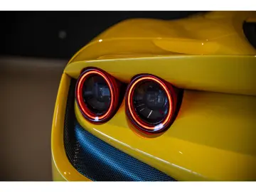 FERRARI F8 3.9 720